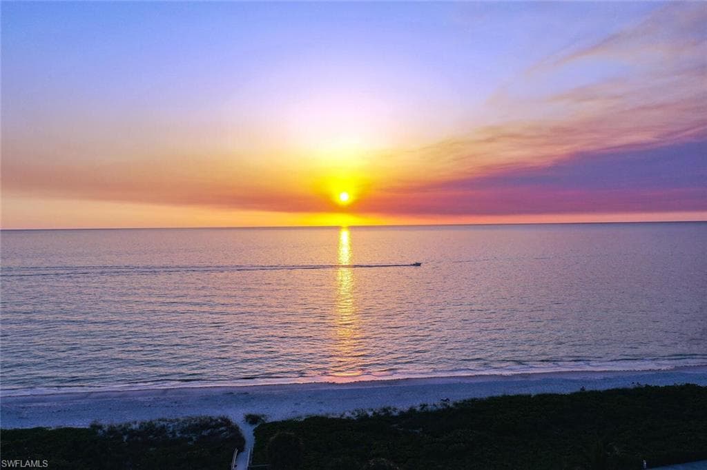 4005 Gulf Shore BLVD N 805 NAPLES, FL 34103