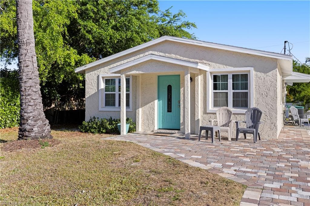 3553 Thomasson DR NAPLES, FL 34112