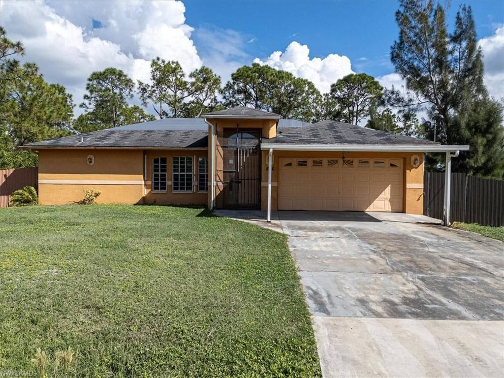 806 State AVE LEHIGH ACRES, FL 33972