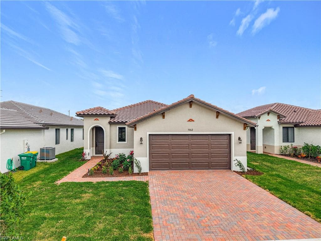 5062 Ofanto LN AVE MARIA, FL 34142