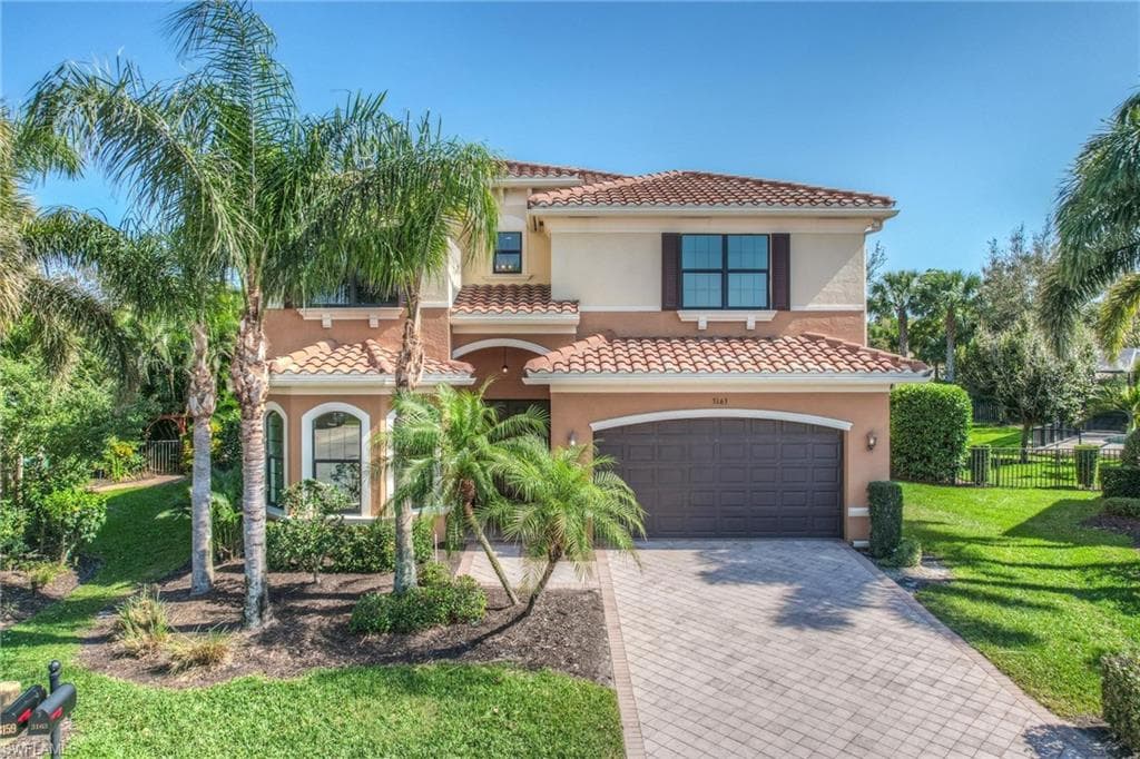3163 Pacific DR