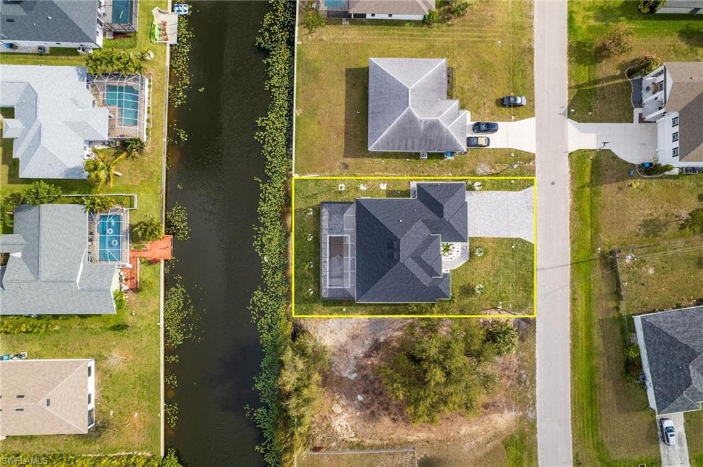 807 SW 11th CT CAPE CORAL, FL 33991