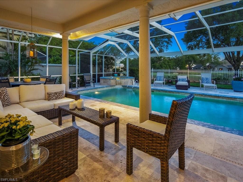 180 Via Napoli NAPLES, FL 34105