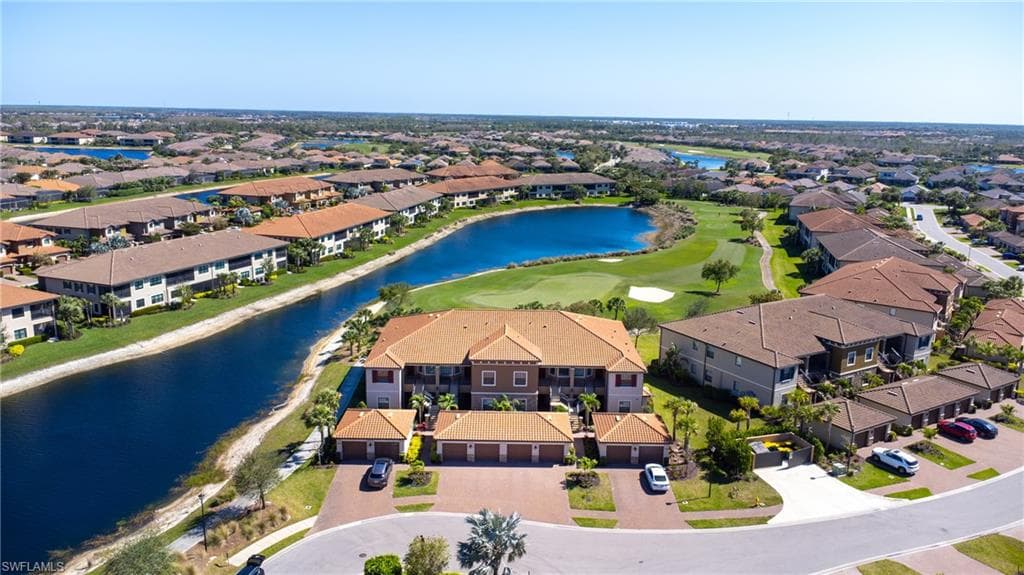 9402 Pocida CT 103 NAPLES, FL 34119