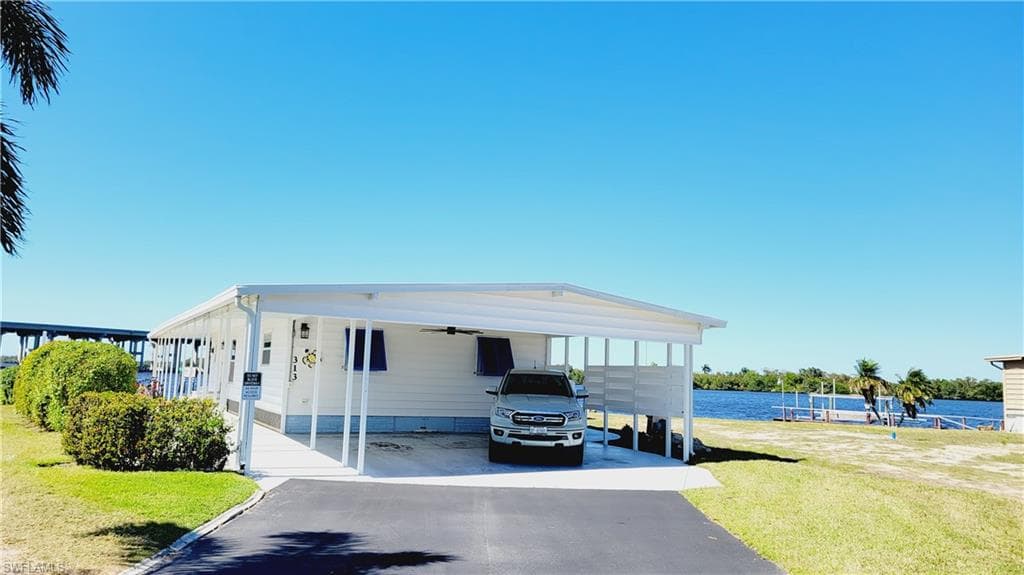 313 Shoreland DR FORT MYERS, FL 33905