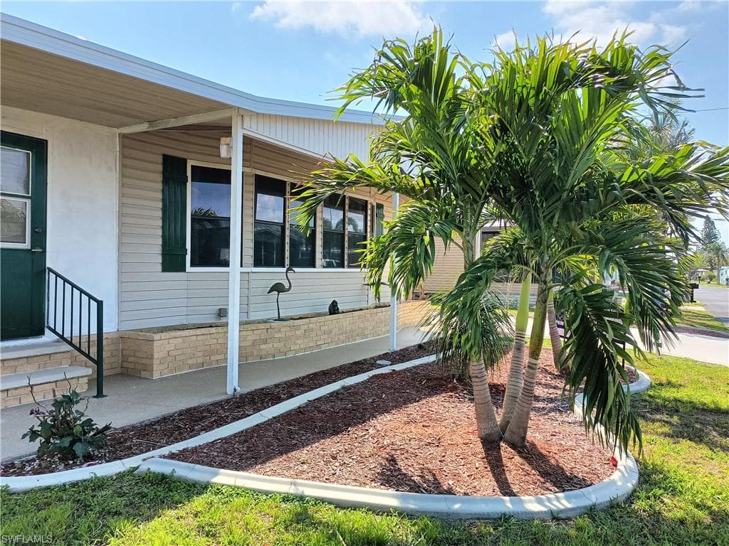 3138 Running Deer DR NORTH FORT MYERS, FL 33917