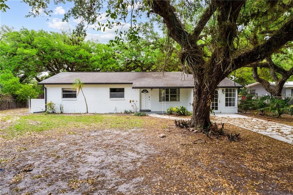 209 Florida ST LABELLE, FL 33935