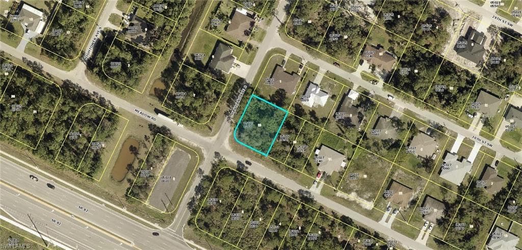 913/915 Meadow RD LEHIGH ACRES, FL 33973