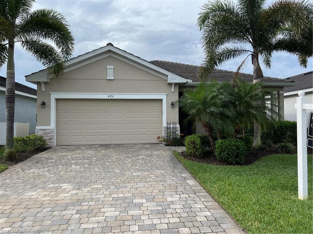 4351 Bluegrass DR FORT MYERS, FL 33916