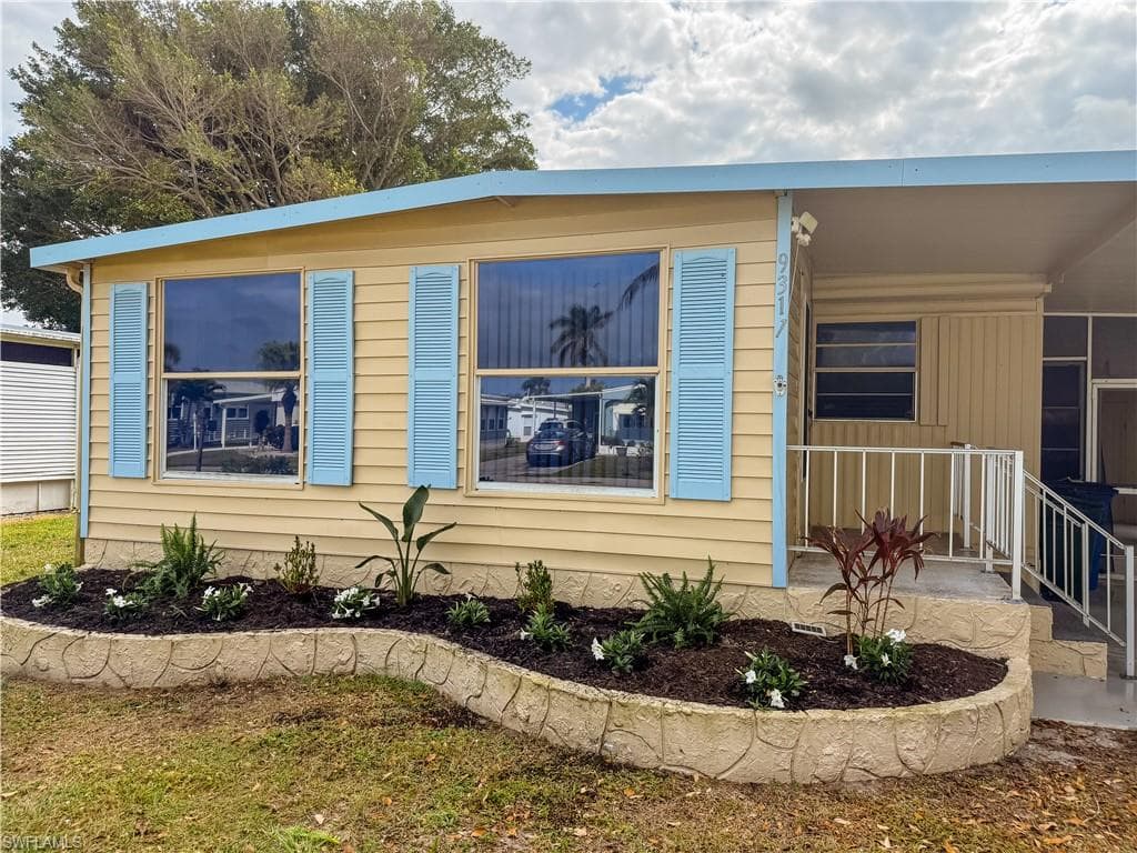 9317 Lord RD BONITA SPRINGS, FL 34135