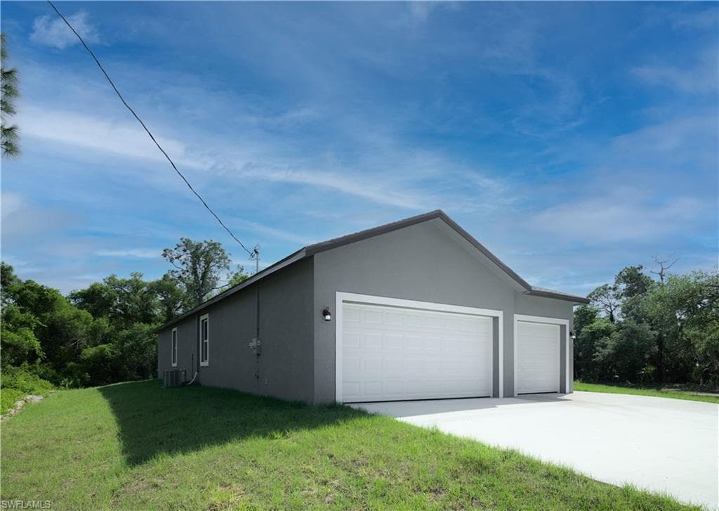 8018 SHERWOOD CIR LABELLE, FL 33935