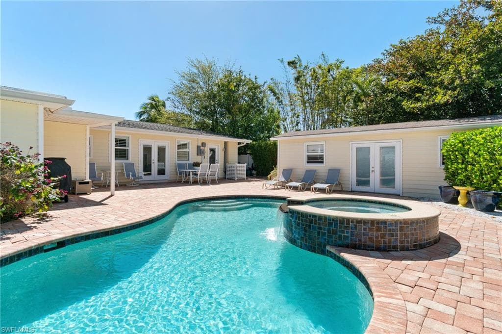 1227 22nd AVE N NAPLES, FL 34103