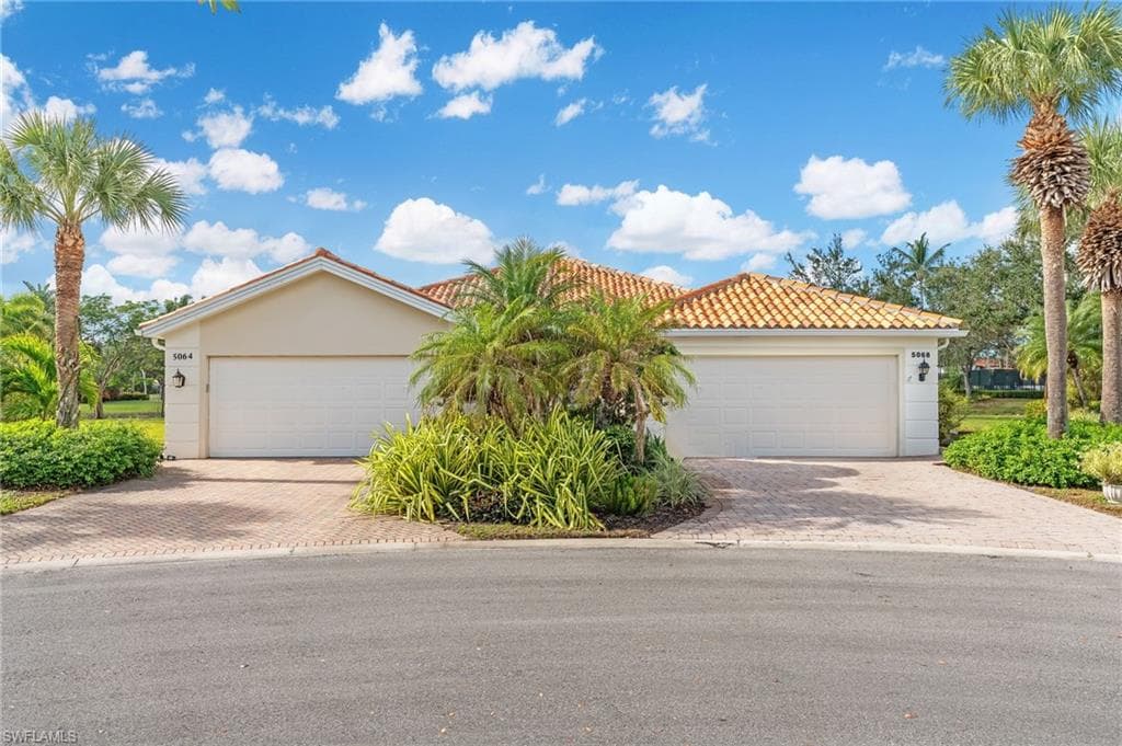 5064 Ventura CT NAPLES, FL 34109