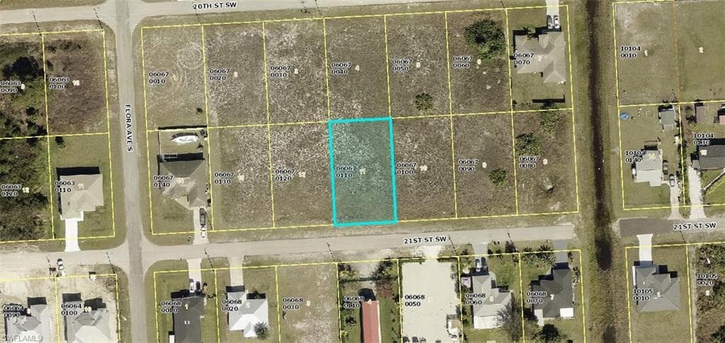 2706 21st ST SW LEHIGH ACRES, FL 33976