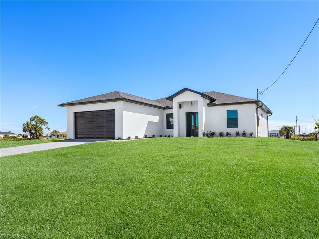2405 9th PL CAPE CORAL, FL 33993