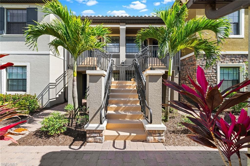 9394 Pocida CT 201 NAPLES, FL 34119