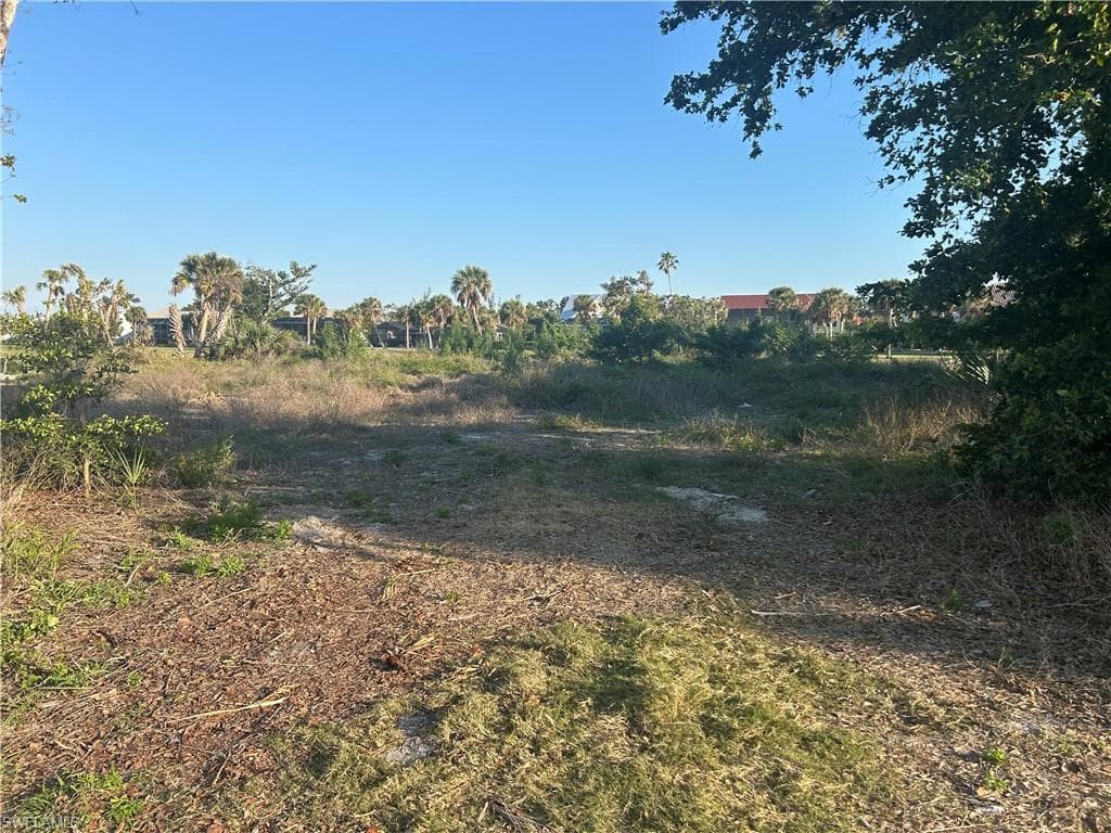 1318 Par View DR SANIBEL, FL 33957