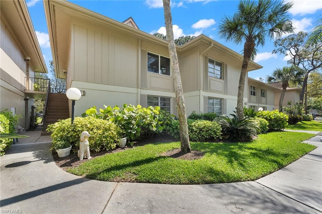 20 Bob O Link CT 20B NAPLES, FL 34105