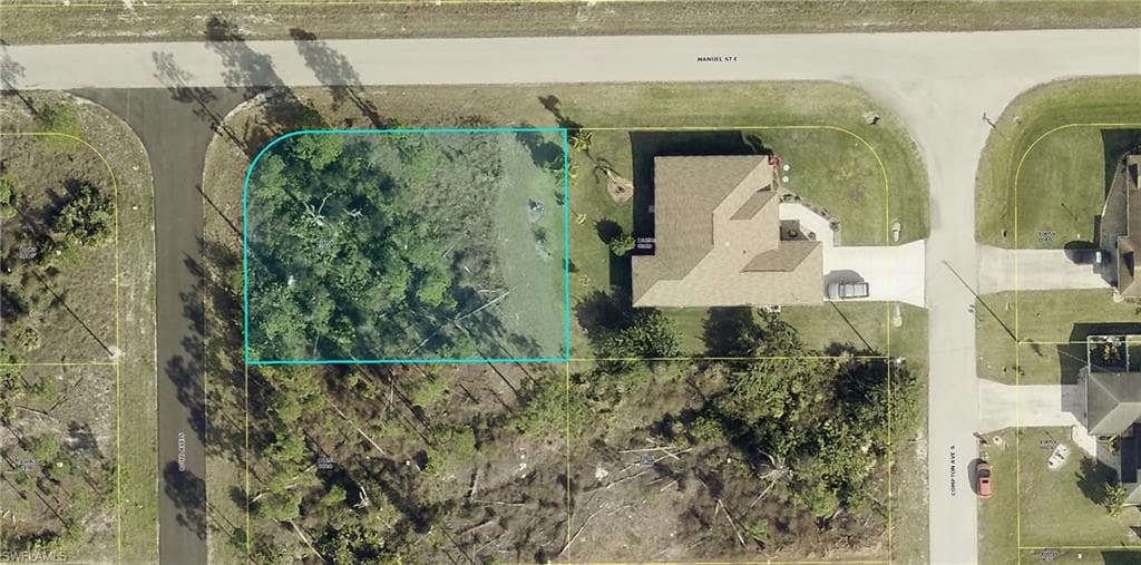 811 Boyd AVE S LEHIGH ACRES, FL 33974