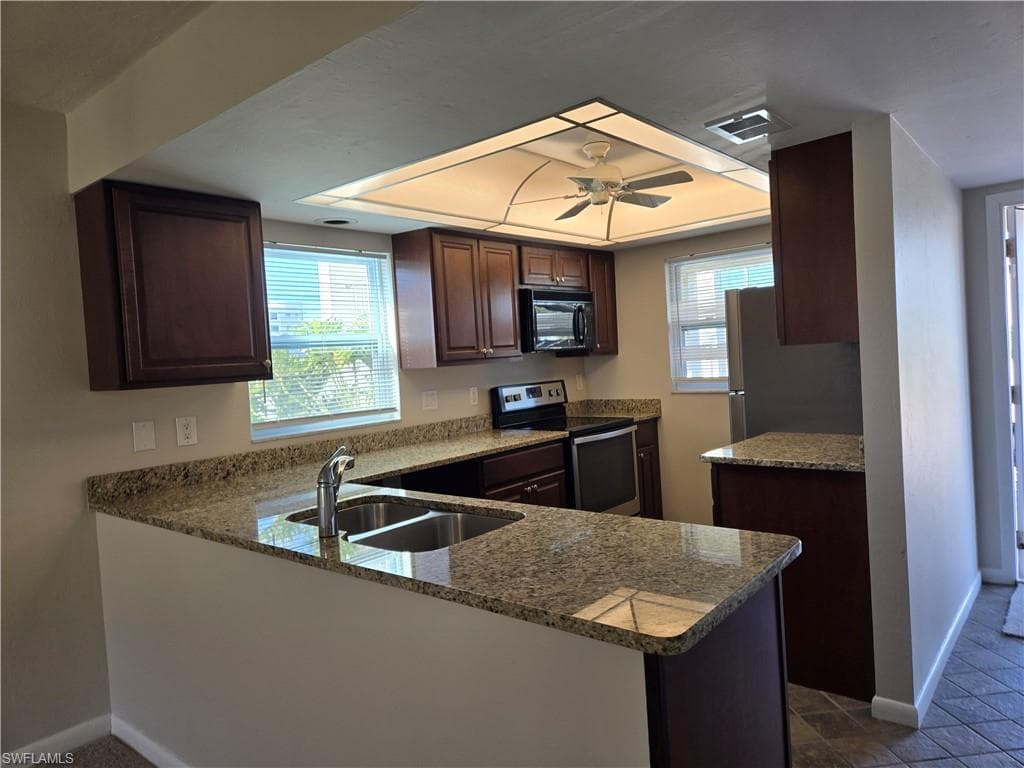 4717 SE 4th PL 2 CAPE CORAL, FL 33904