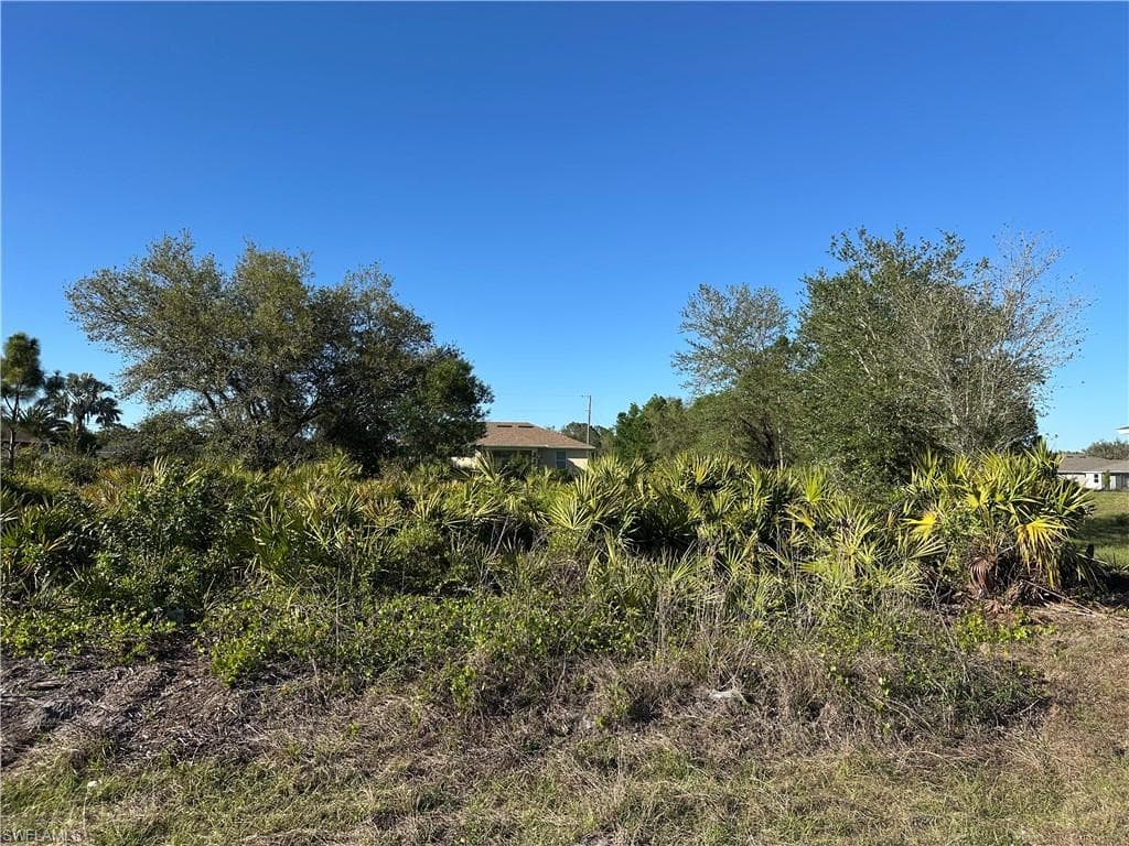 2502 26th ST SW LEHIGH ACRES, FL 33976