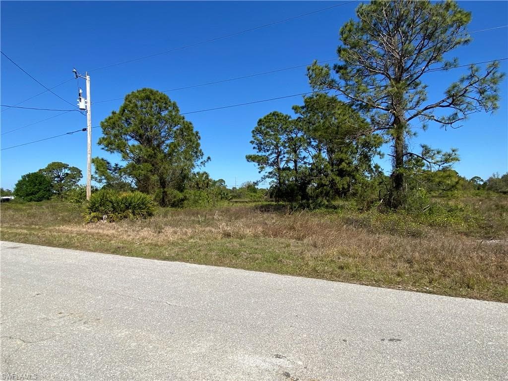 1035 Bandera ST LEHIGH ACRES, FL 33974