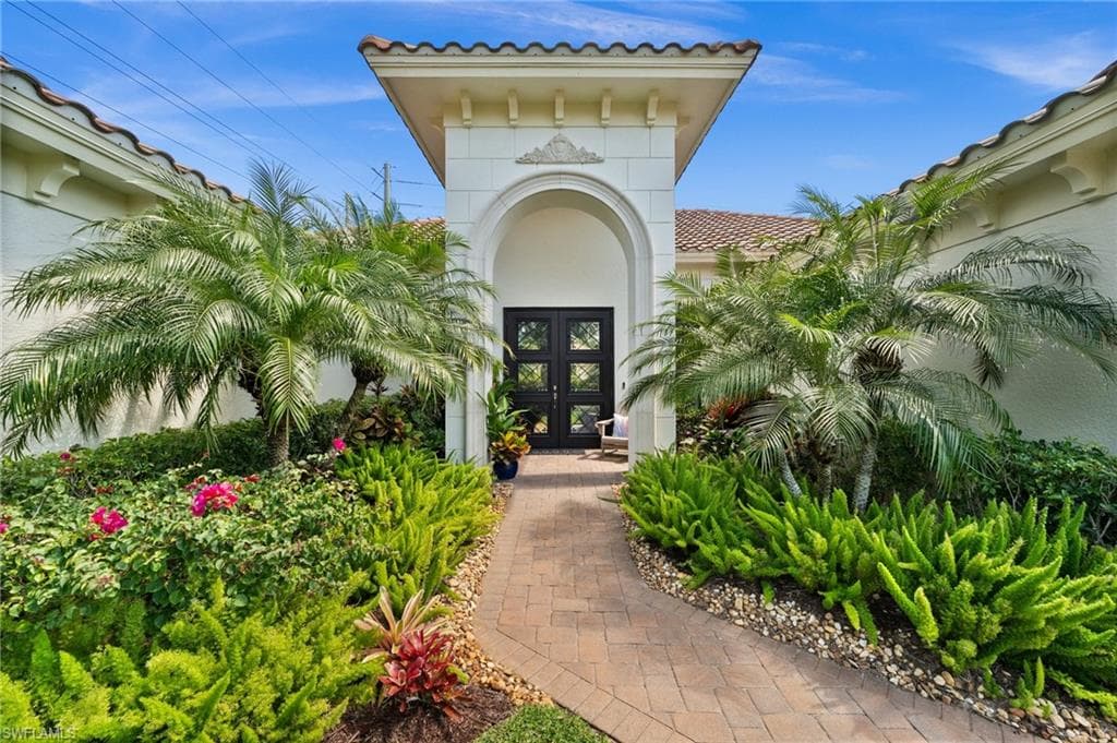 914 Tivoli CT NAPLES, FL 34104