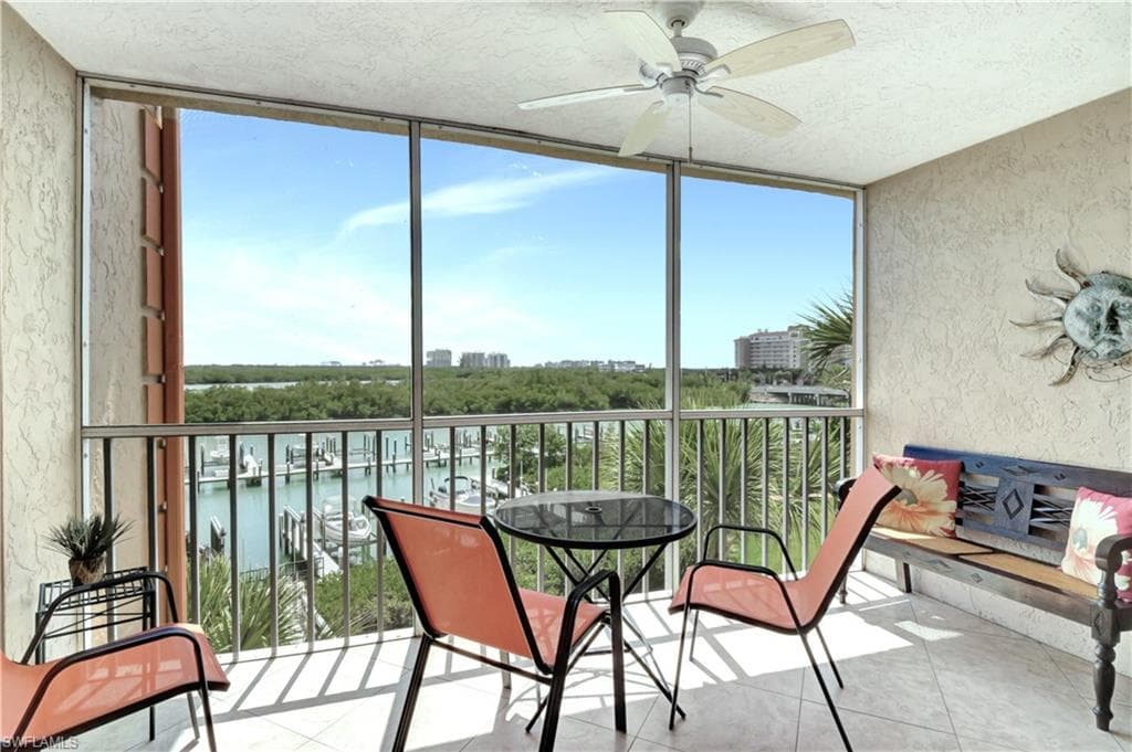 300 Horse Creek DR 402 NAPLES, FL 34110