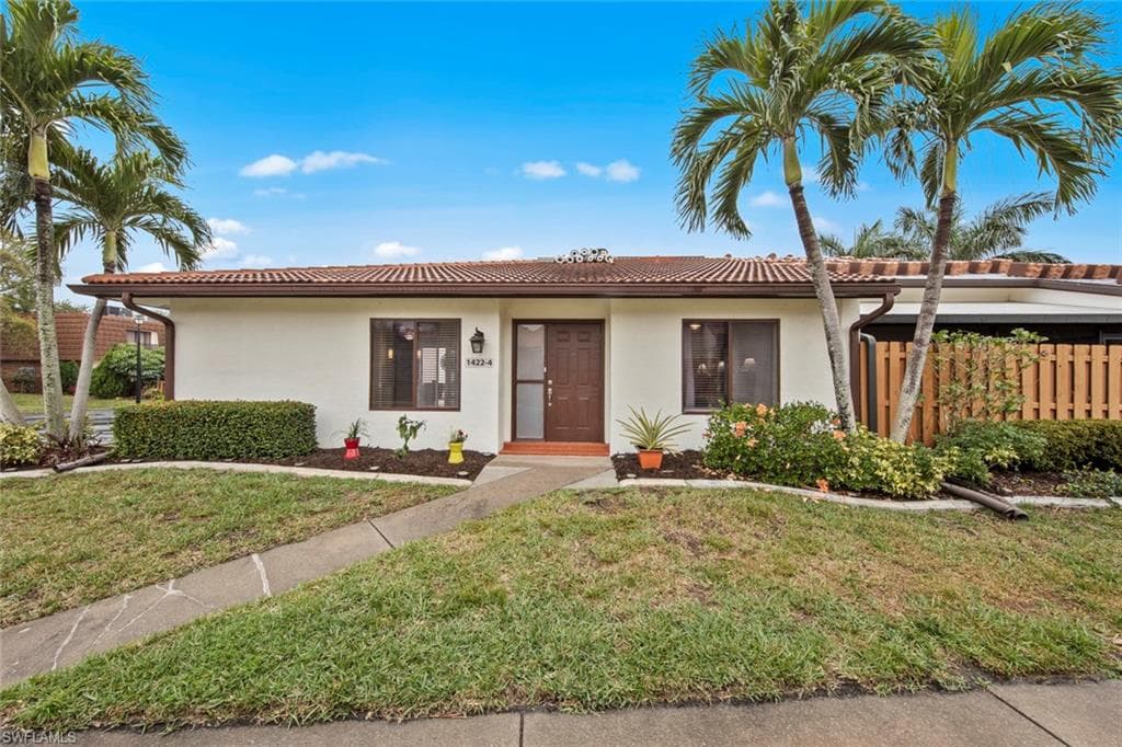 1422 Park Shore CIR 4 FORT MYERS, FL 33901