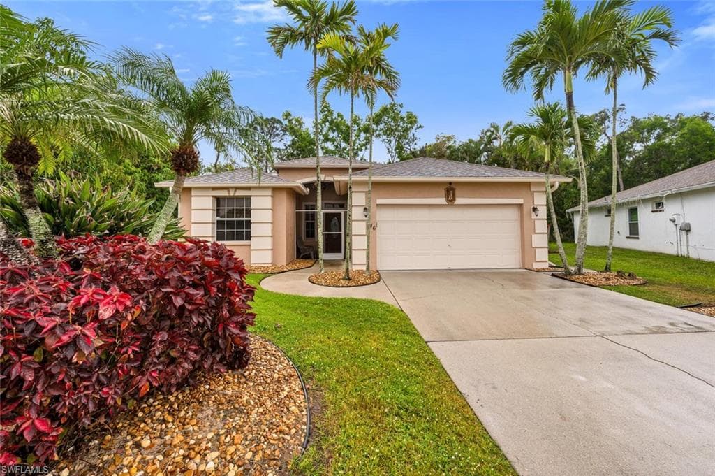 246 Stanhope CIR NAPLES, FL 34104