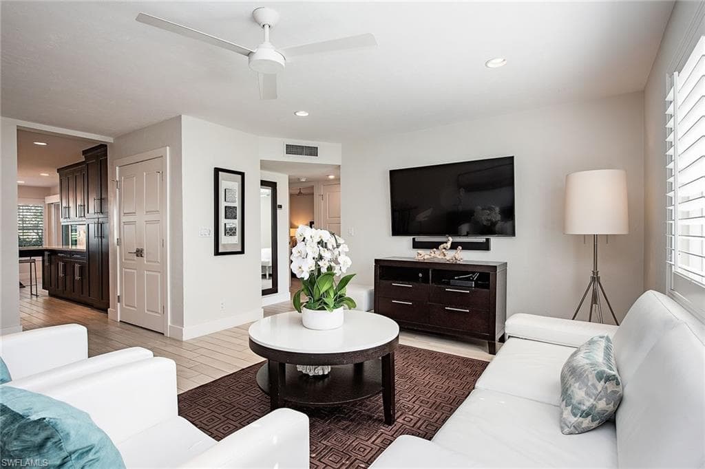 705 Neapolitan WAY 705 NAPLES, FL 34103