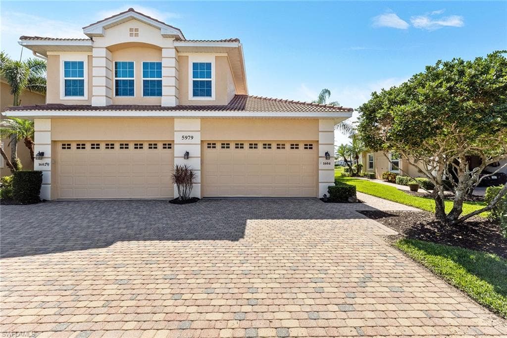 5979 Trophy DR 1604 NAPLES, FL 34110