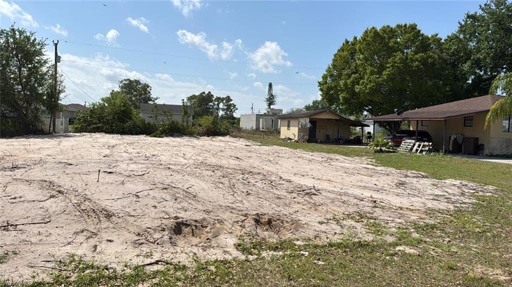 3307 6th ST SW LEHIGH ACRES, FL 33976