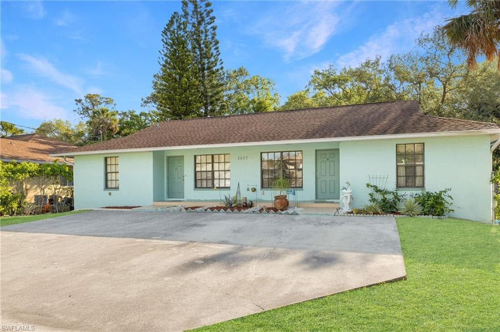2897 Gordon ST NAPLES, FL 34112