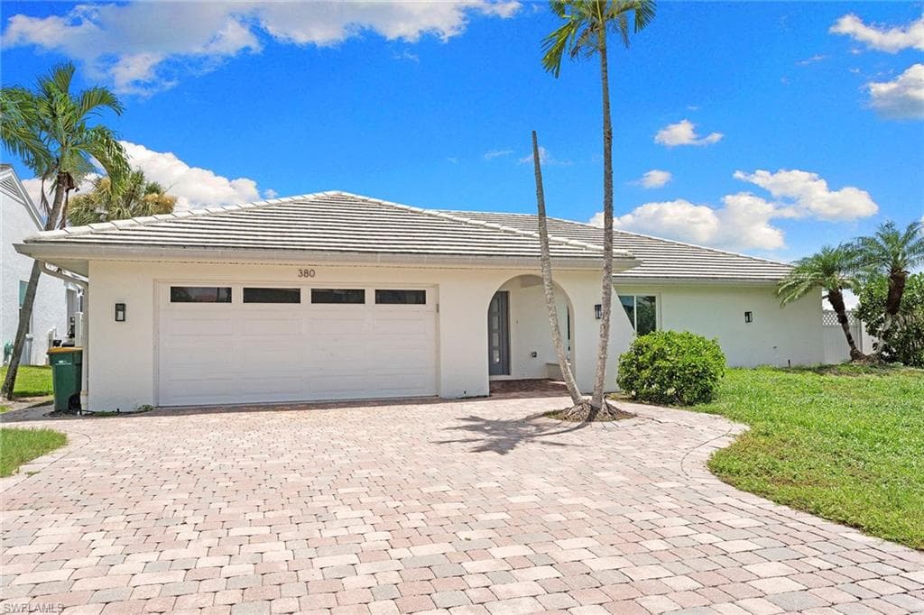 380 Conners AVE NAPLES, FL 34108