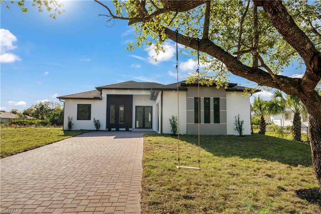 1117 Wagner AVE LEHIGH ACRES, FL 33972