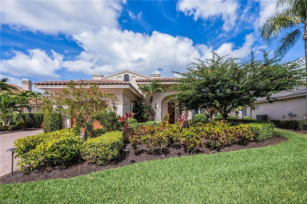 2929 Gardens BLVD NAPLES, FL 34105