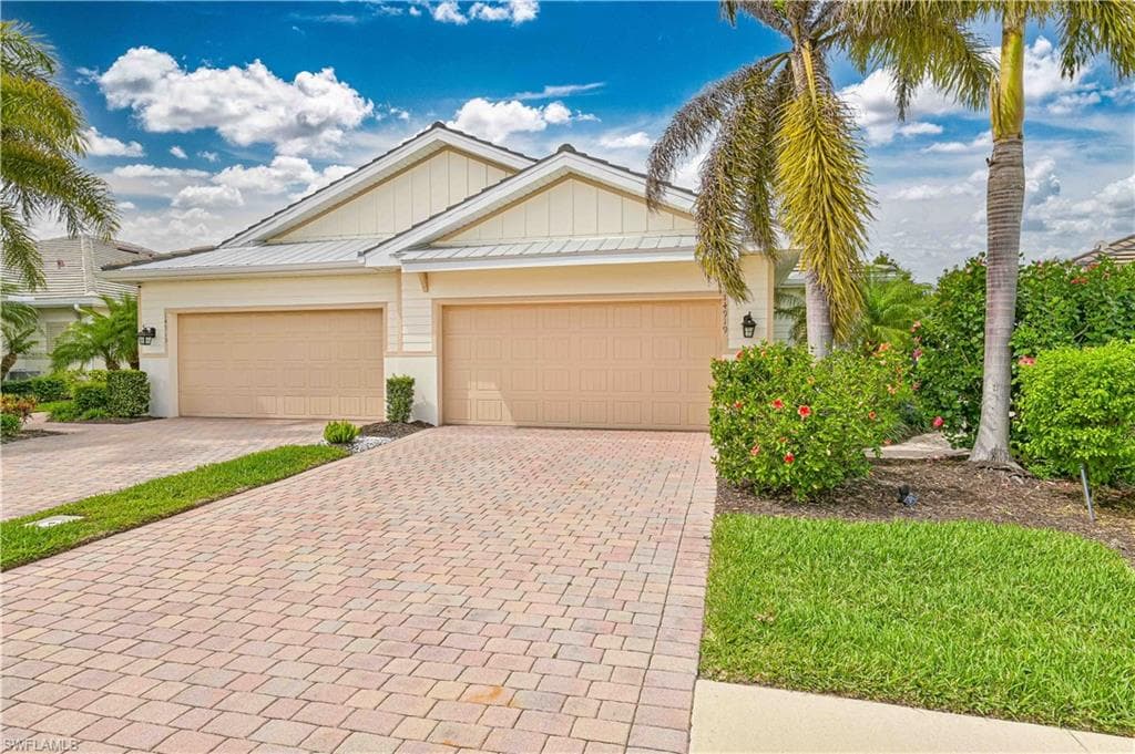 14919 Edgewater CIR NAPLES, FL 34114
