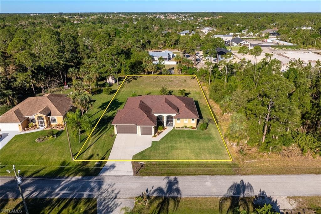 711 Henry AVE LEHIGH ACRES, FL 33972