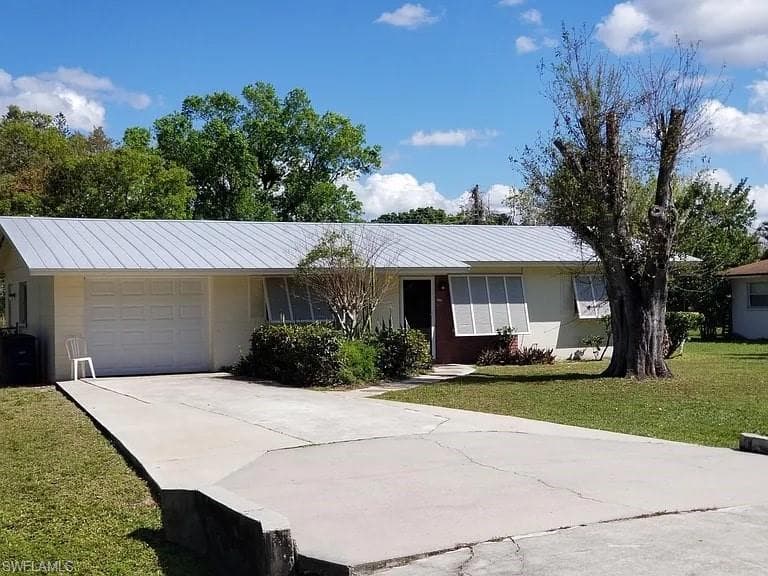 2644 Davis BLVD FORT MYERS, FL 33905