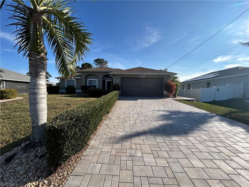 1528 NE 34th LN CAPE CORAL, FL 33909