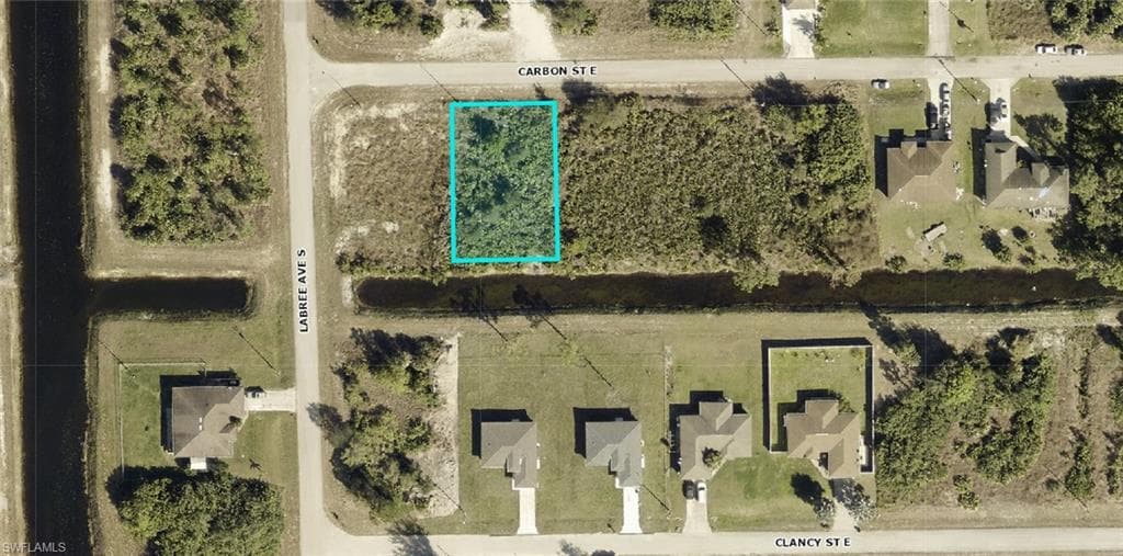 702 Carbon ST E LEHIGH ACRES, FL 33974