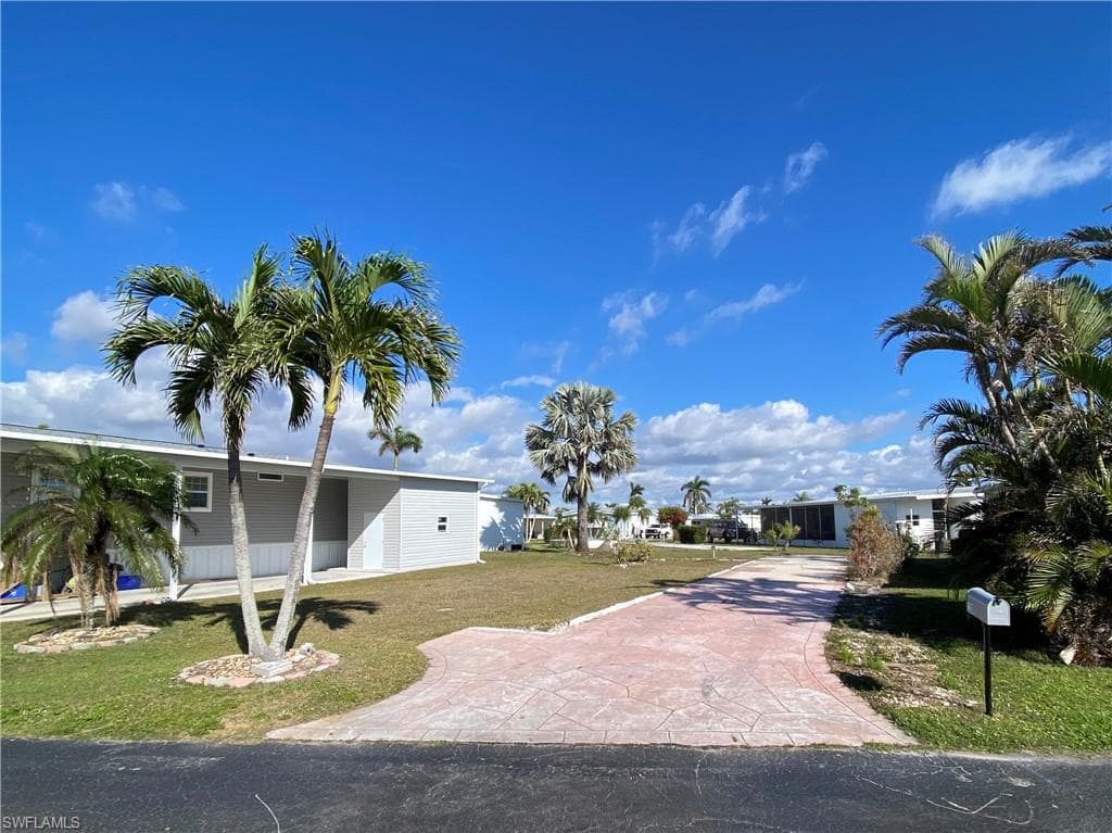 120 Dawn ST E FORT MYERS, FL 33908