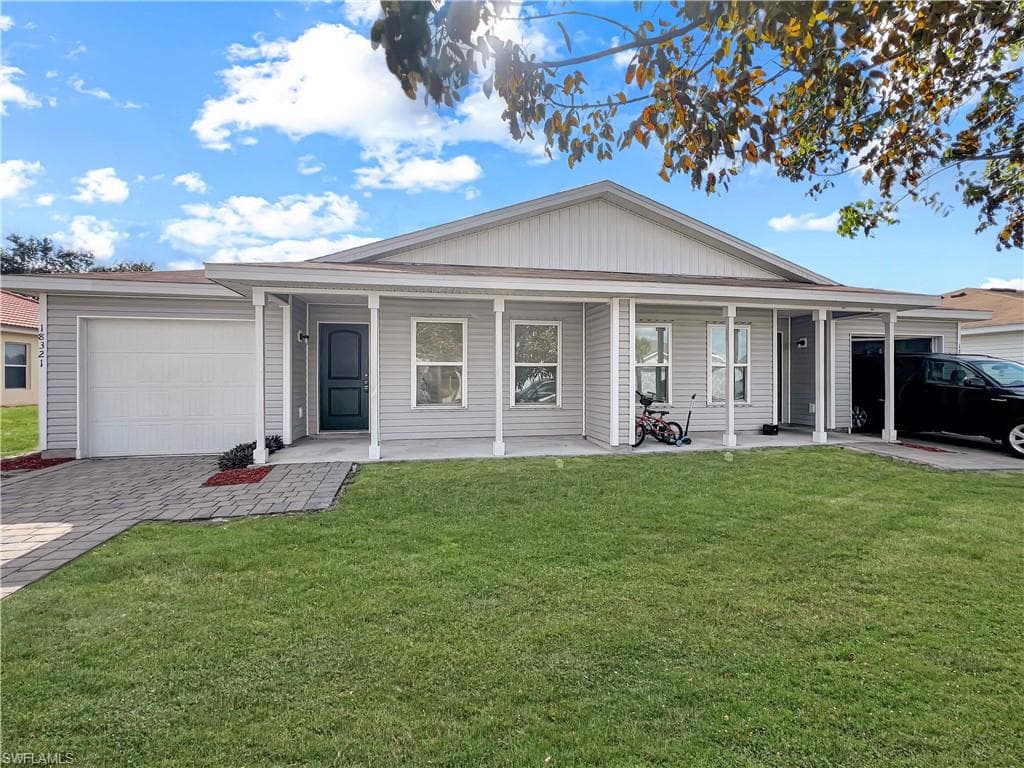 18321 Gibraltar LN LEHIGH ACRES, FL 33936