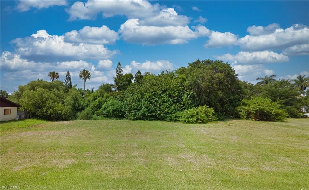 58 Cabana AVE NORTH FORT MYERS, FL 33903
