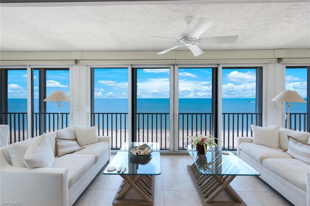 2901 GULF SHORE BLVD W 402S NAPLES, FL 34103