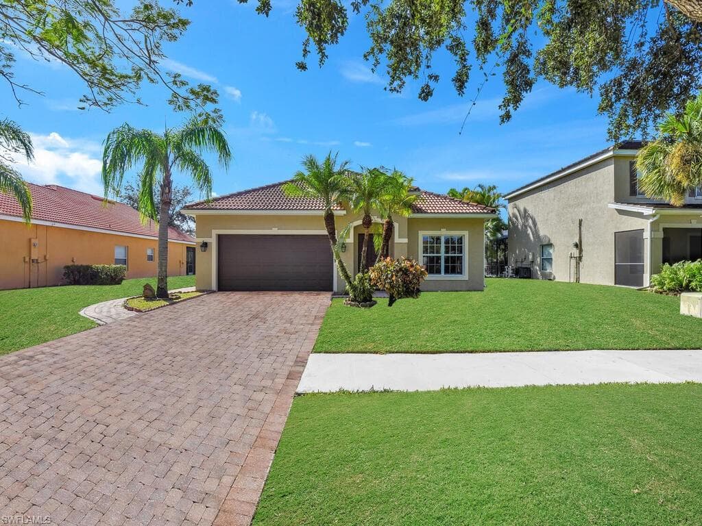 2739 Orange Grove TRL NAPLES, FL 34120