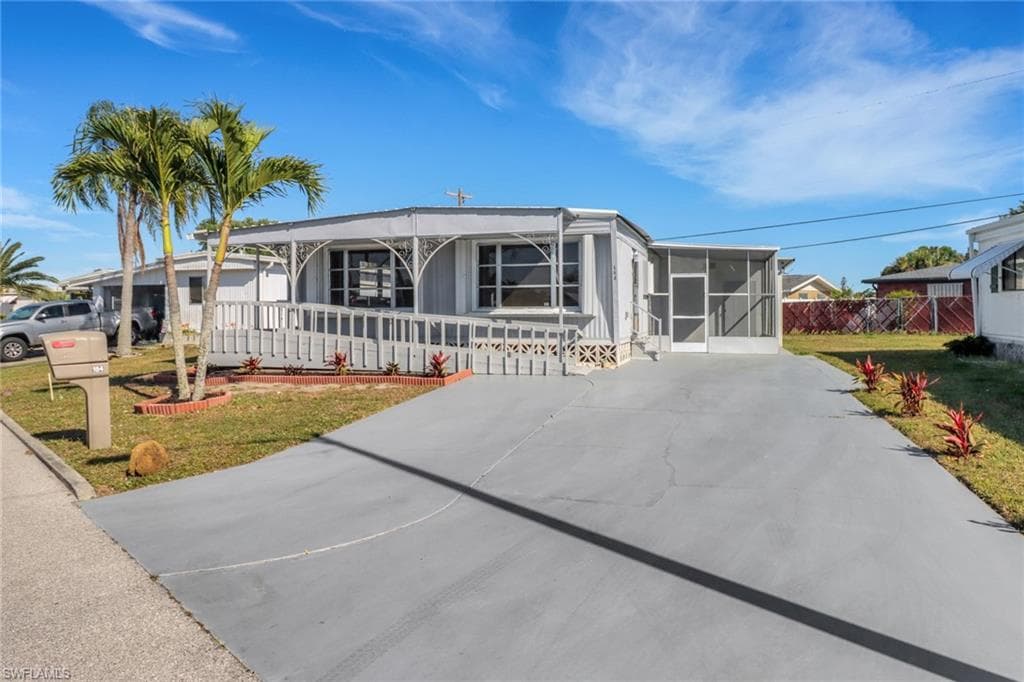 184 Santa Fe TRL NORTH FORT MYERS, FL 33917