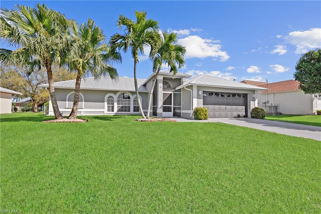 605 SW 29th TER CAPE CORAL, FL 33914