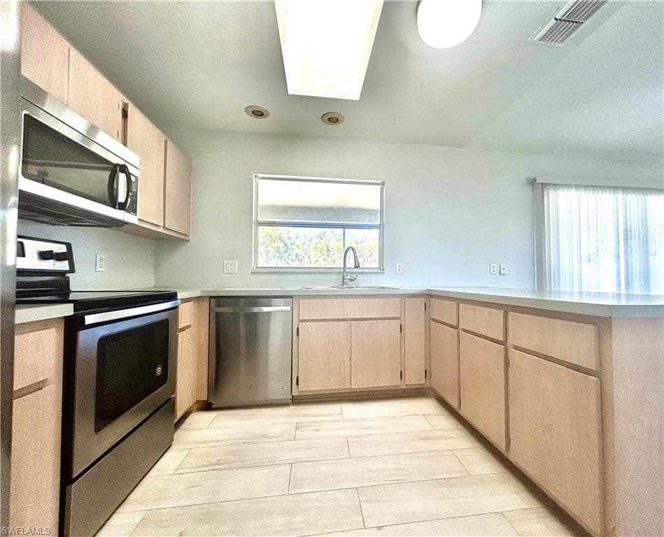1203 SW 34th ST CAPE CORAL, FL 33914